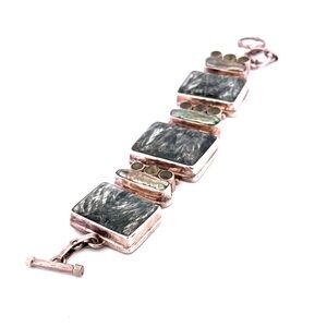 Large 925 Sterling Silver Seraphinite, Peridot and Mother of Pearl bracelet